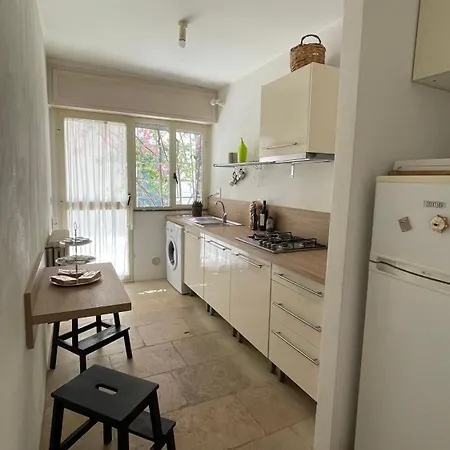 Grazioso E Caratteristico Bilocale Apartman Cursi